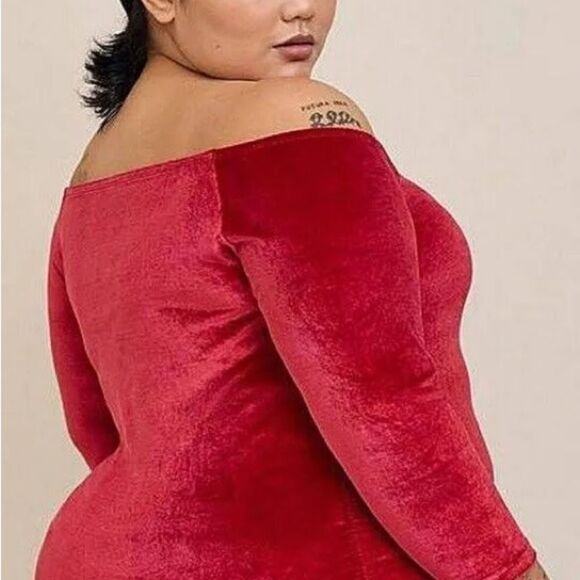 Torrid Velvet Shirred Front Off The Shoulder Long Sleeve Top Plus Size - Picture 2 of 2